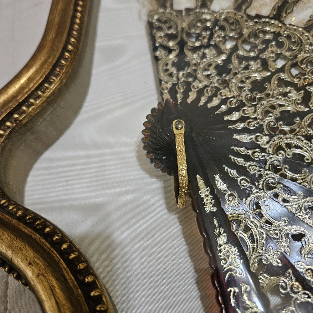 Stunning 19th century antique french  lace fan/inside vintage syroco wood frame. - Picture 5 of 8